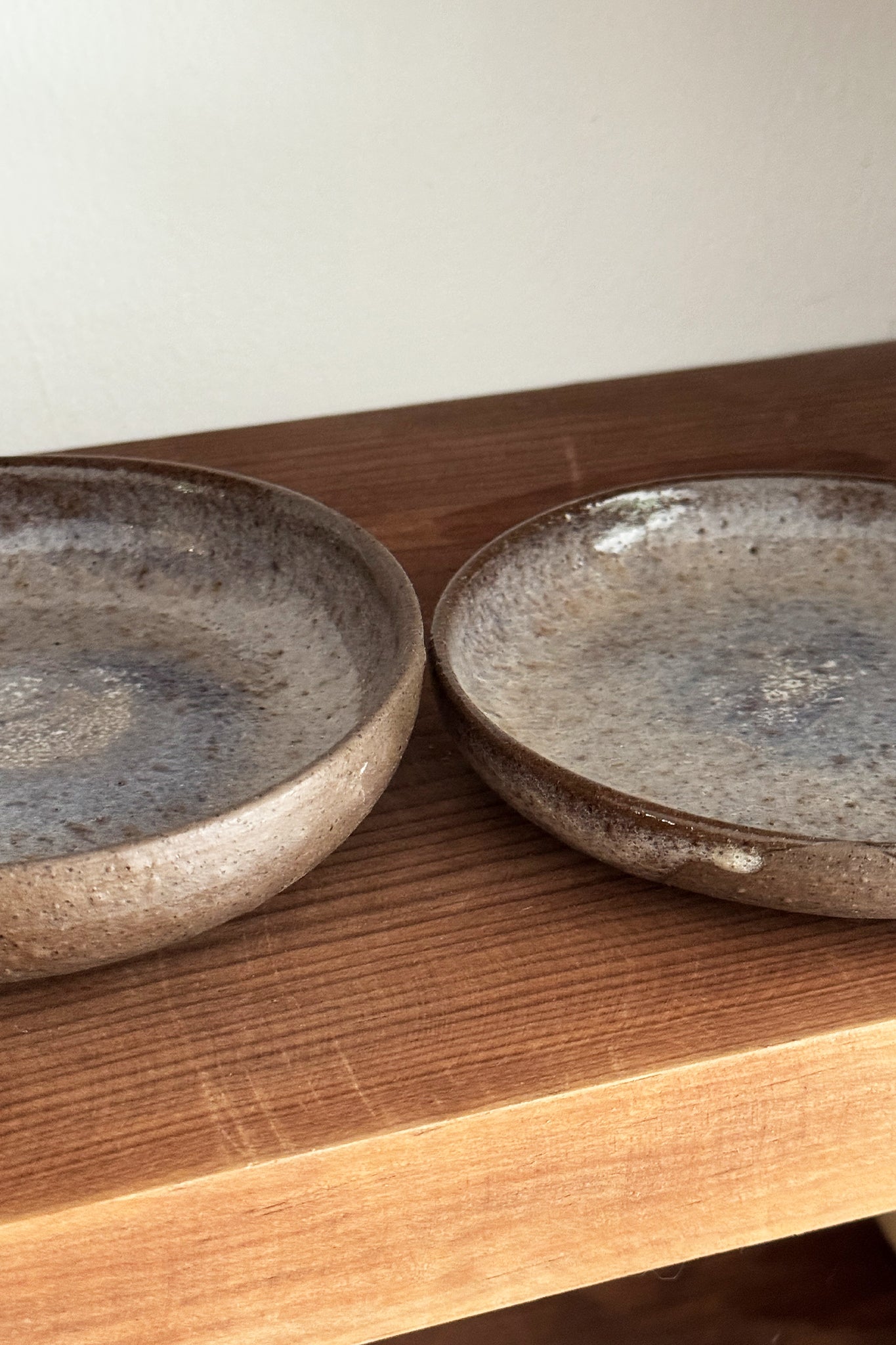 MEDIUM CERAMIC PLATE VIOLET