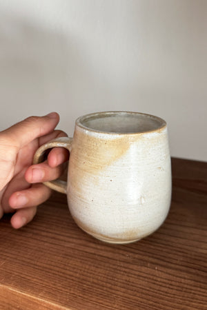 CERAMIC MUG WHITE AND BEIGE