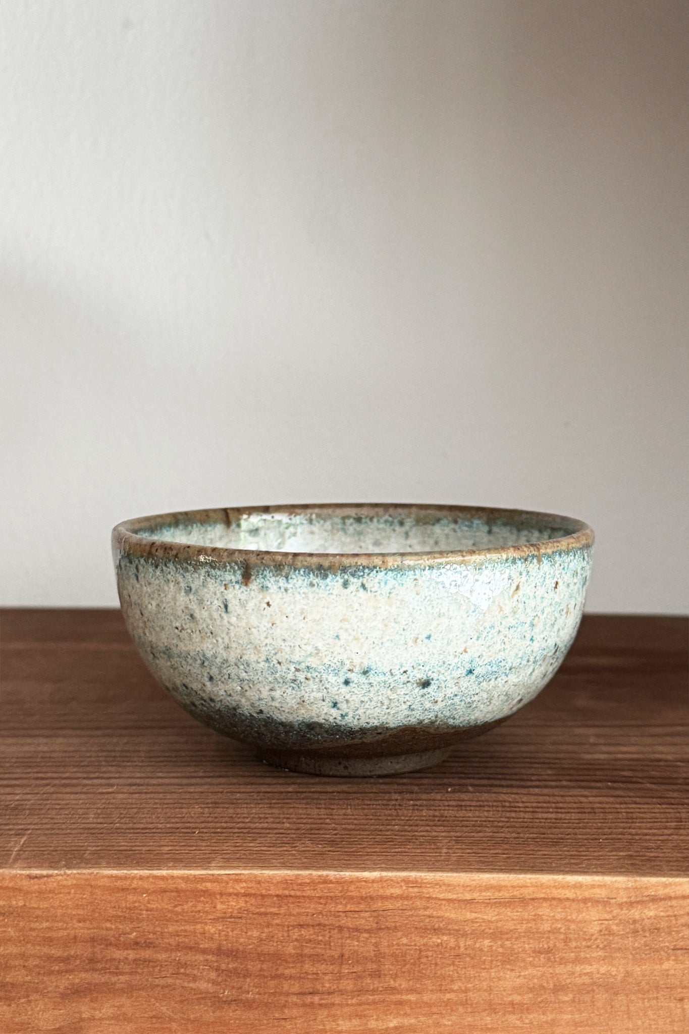 MEDIUM CERAMIC BOWL LIGHT BLUE